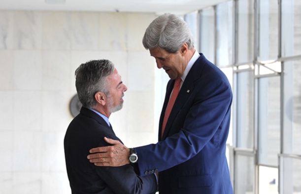 Kerry e o ministro brasileiro Patriota